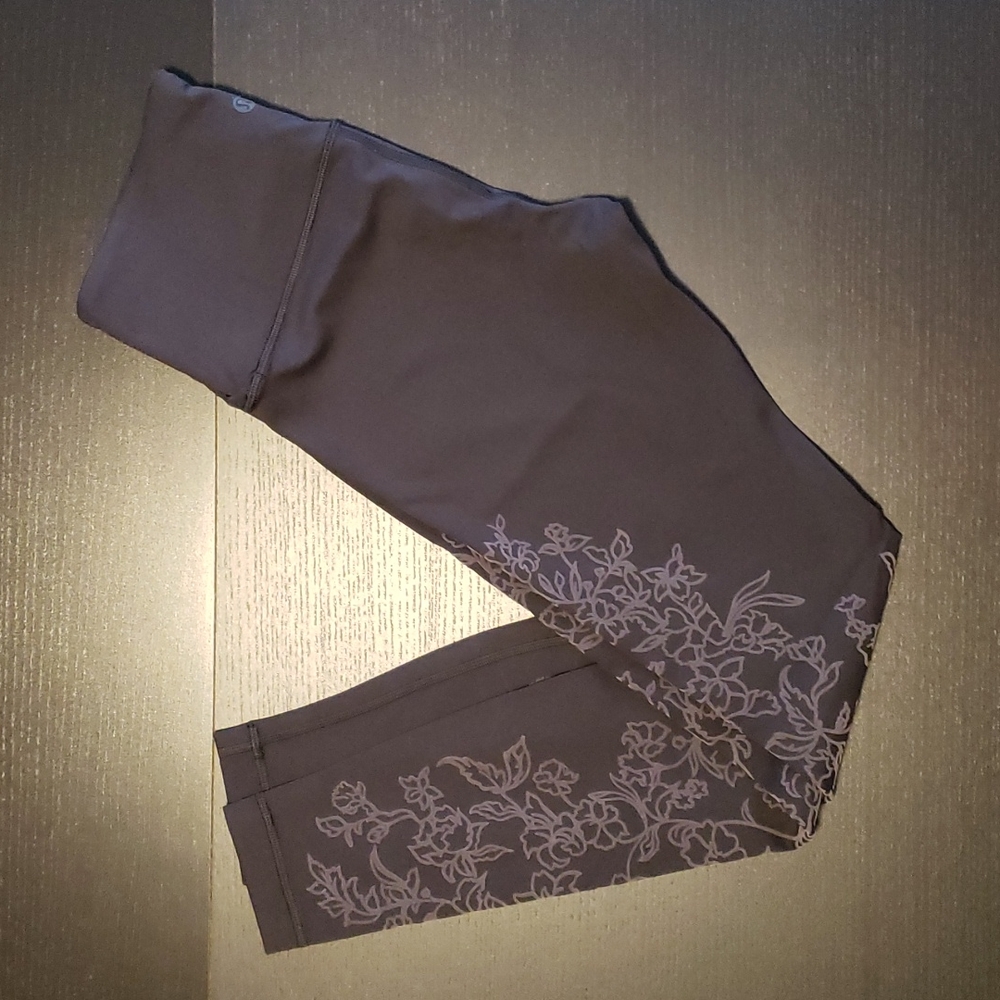 Lululemon Leggings (6)